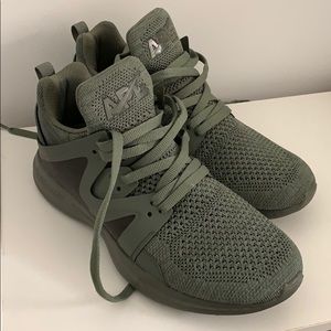 New APL Ascend Sneakers w Superfeet Inserts